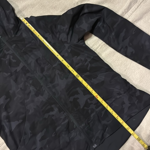 Lululemon Pack It Up Jacket
Incognito Camo Multi Grey - Picture 8 of 12